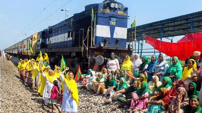 Farm unions will block train movement on October 18 and hold a mahapanchayat at Lucknow on October 28, the Samyukt Kisan Morcha has said. (PTI PHOTO.) Farm unions will block train movement on October 18 and hold a mahapanchayat at Lucknow on October 28, the Samyukt Kisan Morcha has said. (PTI PHOTO.)