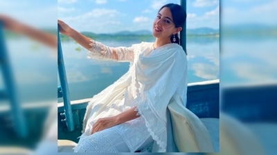Sara Ali Khan keeps it simple yet stylish in this gorgeous white salwar suit. (Instagram/@saraalikhan95) Sara Ali Khan keeps it simple yet stylish in this gorgeous white salwar suit. (Instagram/@saraalikhan95)