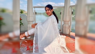 Sara Ali Khan is all smiles as she posed on a boat in the middle of a lake. (Instagram/@saraalikhan) Sara Ali Khan is all smiles as she posed on a boat in the middle of a lake. (Instagram/@saraalikhan)