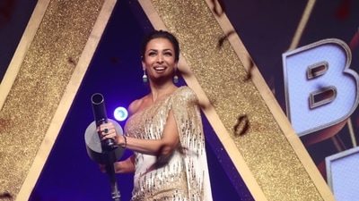 Malaika Arora said a flying kiss wouldn't be enough for her fans and therefore, picked up a blower and showered the audience with confetti. (Varinder Chawla) Malaika Arora said a flying kiss wouldn't be enough for her fans and therefore, picked up a blower and showered the audience with confetti. (Varinder Chawla)