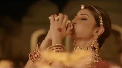 Mouni Roy in Jodaa. Mouni Roy in Jodaa.