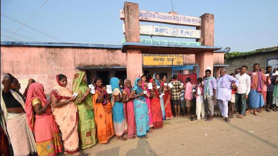 Left parties in Bihar have decided to support the RJD in the bypolls for Kusheshwar Asthan and Tarapur assembly seats, to be held October 30, where the Congress is also in the fray. (HT FILE)