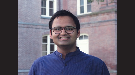 Author Udbhav Agarwal (Xiaoting Hu)