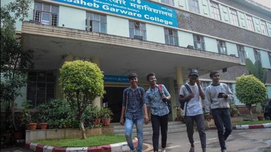 Pune municipal commissioner Vikram Kumar issued a fresh circular on Saturday and announced that instead of October 11 , colleges will reopen on October 12. (HT PHOTO)