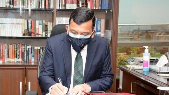 The cyber wing of the Mumbai Police has summoned CBI director Subodh Kumar Jaiswal for a probe in connection with a case registered under the Official Secrets Act regarding an alleged leaking of a report revealing corruption in police transfers. (ANI PHOTO.) The cyber wing of the Mumbai Police has summoned CBI director Subodh Kumar Jaiswal for a probe in connection with a case registered under the Official Secrets Act regarding an alleged leaking of a report revealing corruption in police transfers. (ANI PHOTO.)