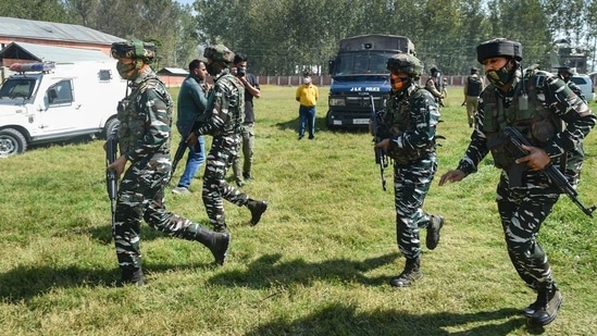 An encounter between the Jammu and Kashmir Police and terrorists in Srinagar. (PTI)