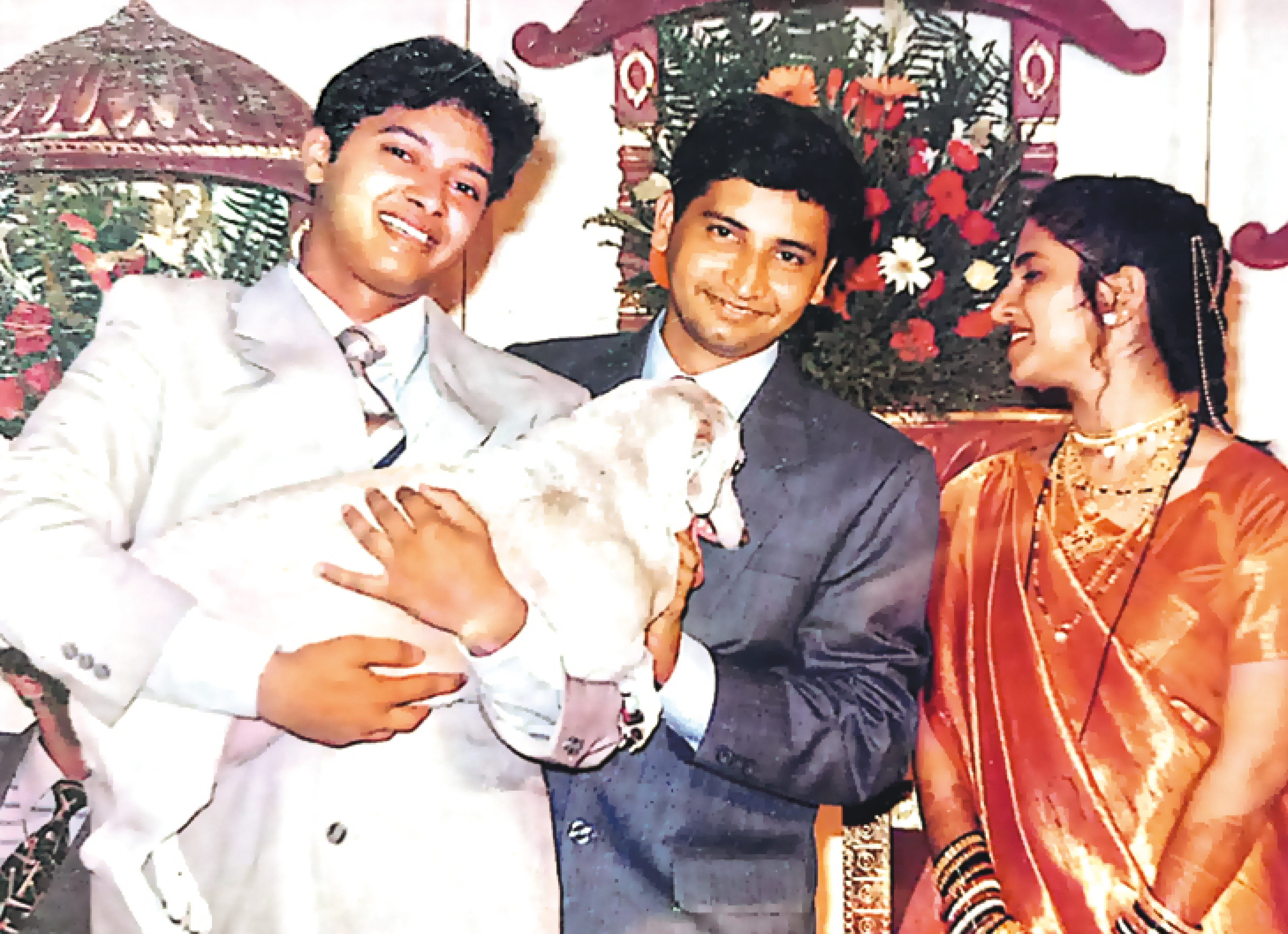 Shreyas (extreme left) with his Dachshund, Mimi, at his cousin Gaurish’s wedding Shreyas (extreme left) with his Dachshund, Mimi, at his cousin Gaurish’s wedding