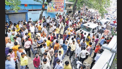 Supporters of BJP MP Ajay Mishra’s accused son Ashish Mishra gather outside his residence in Lakhimpur Kheri, Uttar Pradesh, on Friday. (HT Photo) Supporters of BJP MP Ajay Mishra’s accused son Ashish Mishra gather outside his residence in Lakhimpur Kheri, Uttar Pradesh, on Friday. (HT Photo)