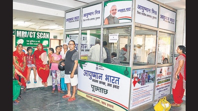 People at Civil Hospital in Gurugram (Yogendra Kumar/HT PHOTO) People at Civil Hospital in Gurugram (Yogendra Kumar/HT PHOTO)