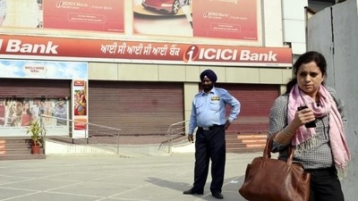 Banks will be closed on six out of seven days this week in view of Navratri/Durga Puja/Dussehra celebrations. (Sameer Sehgal/HT Photo)