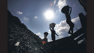 Amid the crisis of coal supply for power generation, 13 units of state-owned and private power generation thermal plants have stalled, leading to a shortfall of 3,330MW. (AP) Amid the crisis of coal supply for power generation, 13 units of state-owned and private power generation thermal plants have stalled, leading to a shortfall of 3,330MW. (AP)