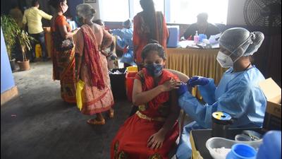 Five districts of Maharashtra — Pune, Mumbai, Ahmednagar, Thane, and Satara account for almost 74% of the cumulative active Covid-19 patients who are currently on treatment. The latest report from the public health department shows that no sudden spike in the pandemic curve has been witnessed in any districts of Maharashtra. The seven-day positivity rate of the state stands at 2.1%. Five districts of Maharashtra — Pune, Mumbai, Ahmednagar, Thane, and Satara account for almost 74% of the cumulative active Covid-19 patients who are currently on treatment. The latest report from the public health department shows that no sudden spike in the pandemic curve has been witnessed in any districts of Maharashtra. The seven-day positivity rate of the state stands at 2.1%.