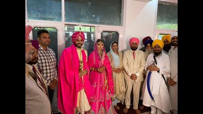 Punjab CM Charanjit Singh Channi with his newlywed son and daughter-in-law and others at a Mohali gurdwara. Akal Takht jathedar Giani Harpreet Singh is also seen. Punjab CM Charanjit Singh Channi with his newlywed son and daughter-in-law and others at a Mohali gurdwara. Akal Takht jathedar Giani Harpreet Singh is also seen.