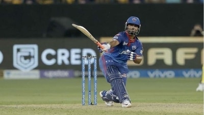Rishabh Pant smashes one-handed six against CSK in IPL 2021 Qualifier 1 (iplt20.com)