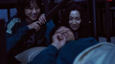 Squid Game blends a tight plot, social allegory and uncompromising violence. However, the cast clearly had a tonne of fun behind the scenes. Squid Game blends a tight plot, social allegory and uncompromising violence. However, the cast clearly had a tonne of fun behind the scenes.