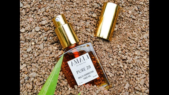 The oil adds vitamin A,E,B & C to your skin The oil adds vitamin A,E,B & C to your skin