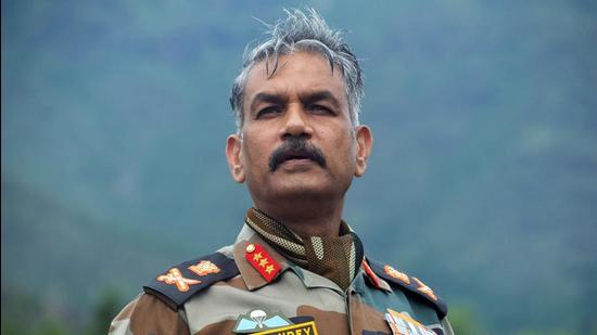 Chinar Corps General Officer Commanding Lieutenant General Devendra Pratap Pandey expressed his confidence in the people of Jammu and Kashmir in pulling out the anti-national elements. (ANI)