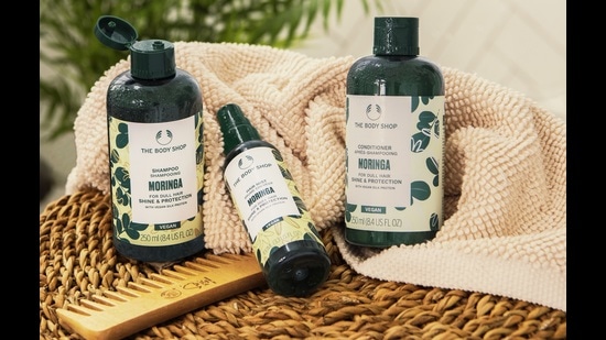 The shampoo is formulated for dull and lifeless hair and leaves it looking more radiant and felling light The shampoo is formulated for dull and lifeless hair and leaves it looking more radiant and felling light
