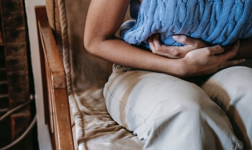 As per a survey on over 50,000 people, around 11 per cent of the global population frequently experience abdominal pain when they eat meals.(Pexels) As per a survey on over 50,000 people, around 11 per cent of the global population frequently experience abdominal pain when they eat meals.(Pexels)