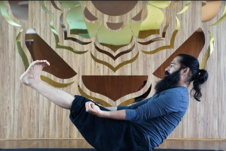 Naukasana in Adi Mudra (Grand Master Akshar) Naukasana in Adi Mudra (Grand Master Akshar)