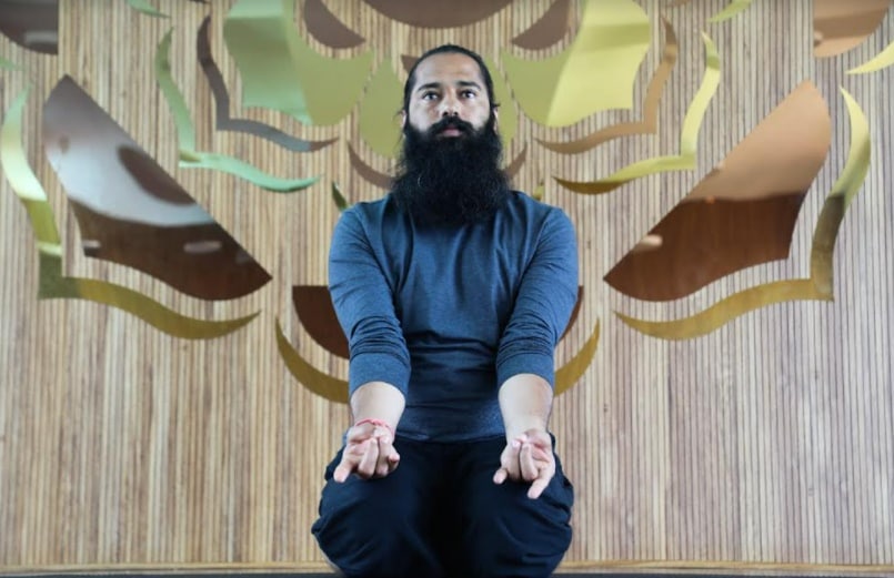 Vajrasana in Suchi Mudra (Grand Master Akshar) Vajrasana in Suchi Mudra (Grand Master Akshar)