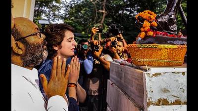 Congress General Secretary Priyanka Gandhi Vadra along with party workers stage a silent dharna over the Lakhimpur Kheri incident, in Lucknow, Monday (PTI Photo) Congress General Secretary Priyanka Gandhi Vadra along with party workers stage a silent dharna over the Lakhimpur Kheri incident, in Lucknow, Monday (PTI Photo)