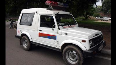 When the police tried to stop two youths from pelting stones, the accused directed their attack towards the PCR van, breaking the windshield. (HT FILE PHOTO)