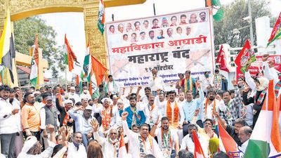 The Shiv Sena, NCP and Congress held a joint public meeting at the Babasaheb Ambedkar statue chowk in Pune on Monday. MVA unites on streets to send farmers (and BJP) a message (HT) The Shiv Sena, NCP and Congress held a joint public meeting at the Babasaheb Ambedkar statue chowk in Pune on Monday. MVA unites on streets to send farmers (and BJP) a message (HT)