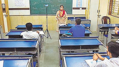The Delhi Commission for Protection of Child Rights highlighted the learning loss faced by children due to the prolonged closure of schools during the Covid-19 pandemic. (HT Archive) The Delhi Commission for Protection of Child Rights highlighted the learning loss faced by children due to the prolonged closure of schools during the Covid-19 pandemic. (HT Archive)
