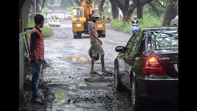 The development, which marks the second time this year that BMC has issued a tender for revamping the Aarey main road, has sparked the ire of environmentalists, who maintain that such infrastructure expansion can be ecologically detrimental to the area. (HT PHOTO) The development, which marks the second time this year that BMC has issued a tender for revamping the Aarey main road, has sparked the ire of environmentalists, who maintain that such infrastructure expansion can be ecologically detrimental to the area. (HT PHOTO)
