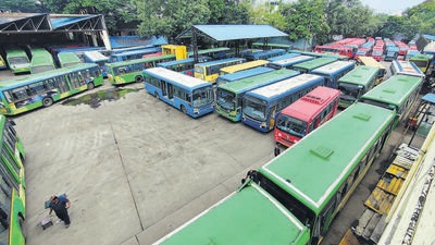 PMPML buses did not run in the morning on Monday in Pune due to the Maharashtra bandh called by the MVA government, and supporting parties. (RAHUL RAUT/HT)