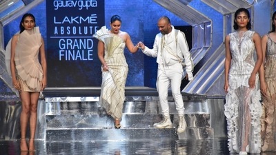 Kareena Kapoor had turned showstopper for designer Gaurav Gupta at the Lakme Fashion Week. (Varinder Chawla) Kareena Kapoor had turned showstopper for designer Gaurav Gupta at the Lakme Fashion Week. (Varinder Chawla)