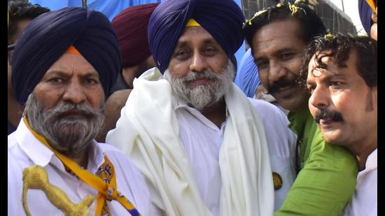 Shiromani Akali Dal (SAD) president Sukhbir Singh Badal being welcomed during his visit to Amritsar on Sunday. Sukhbir said SAD-BSP alliance, if voted to power in 2022, will spruce up the walled city and complete projects ignored by the Congress government. (Sameer Sehgal/HT)