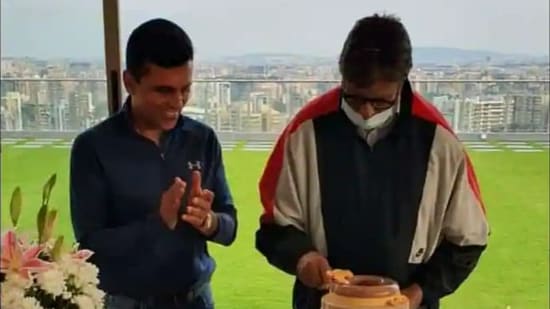 Amitabh Bachchan cuts birthday cake with Chehre producer Anand Pandit.(Instagram)