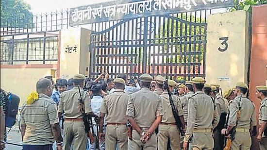 Police personnel outside the court in Lakhimpur Kheri. (HT Photo)