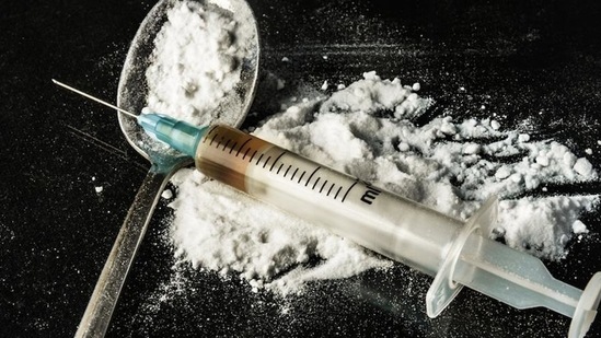 Illicit liquor, drugs worth <span class='webrupee'>₹</span>9 lakh seized from poll-bound seats in Rajasthan. (Representative image)