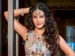 Amyra Dastur, in a <span class='webrupee'>₹</span>169K lehenga, blends contemporary and elegance(Instagram/@amyradastur93) Amyra Dastur, in a <span class='webrupee'>₹</span>169K lehenga, blends contemporary and elegance(Instagram/@amyradastur93)