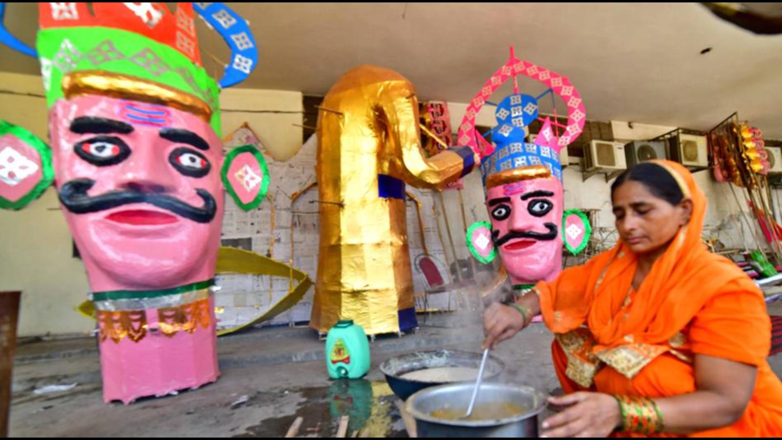 Dussehra festivities: Ravana effigy brings Hindu, Muslim artisans ...