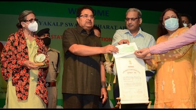 Punjab deputy CM OP Soni honoured doctors during a function in Amritsar.