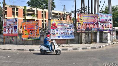 Illegal hoardings installed near Fountain Chowk in Ludhiana. (Gurpreet Singh/HT) Illegal hoardings installed near Fountain Chowk in Ludhiana. (Gurpreet Singh/HT)
