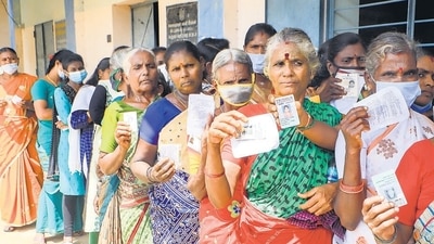 DMK and its opposition AIADMK are the two major parties in the fray for the Tamil Nadu rural body polls (HT_PRINT)