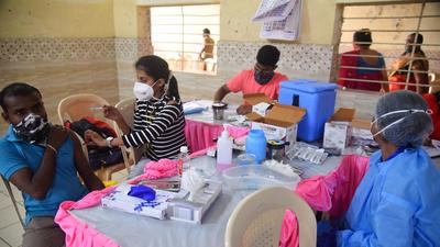 Data obtained from the civic body on 16,149 deaths recorded till October 10 also showed that 36% patients did not have any underlying disease, while the remaining 4% deceased had conditions like tuberculosis, chronic kidney disease, ischemic heart disease, among others. (VIJAY BATE/HT) Data obtained from the civic body on 16,149 deaths recorded till October 10 also showed that 36% patients did not have any underlying disease, while the remaining 4% deceased had conditions like tuberculosis, chronic kidney disease, ischemic heart disease, among others. (VIJAY BATE/HT)