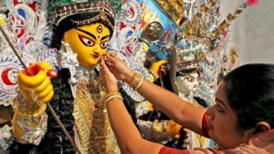 They said that it is a symbol of welcoming the goddess at their home during the festival and celebration of womanhood. (HT photo) They said that it is a symbol of welcoming the goddess at their home during the festival and celebration of womanhood. (HT photo)