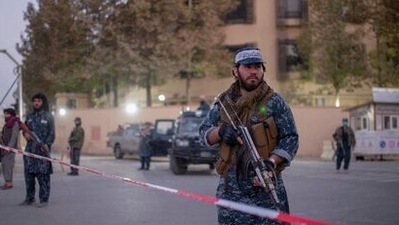 Taliban fighters guard a Serena hotel, which is popular with foreigners, in Kabul, Afghanistan on October 12, 2021. (AP) Taliban fighters guard a Serena hotel, which is popular with foreigners, in Kabul, Afghanistan on October 12, 2021. (AP)