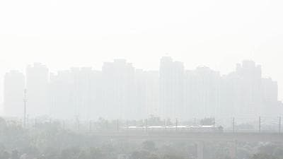 India’s air pollution levels, particularly PM 2.5 levels, reduced, by 40% to 60% in most regions during the complete lockdown period (March-April 2020). India’s air pollution levels, particularly PM 2.5 levels, reduced, by 40% to 60% in most regions during the complete lockdown period (March-April 2020). 