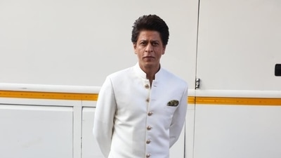 Akhil Katyal's poem on Shah Rukh Khan is winning hearts. Akhil Katyal's poem on Shah Rukh Khan is winning hearts. 