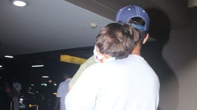 Zain slept peacefully as Shahid Kapoor carried him in his arms. (Varinder Chawla)