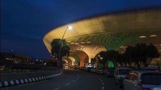 Since the commencement of flight operations last October, the Mumbai-Male route has witnessed a total of 111,283 passengers till date, travelling via CSMIA. (HT File)