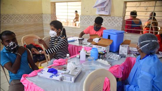 Data obtained from the civic body on 16,149 deaths recorded till October 10 also showed that 36% patients did not have any underlying disease, while the remaining 4% deceased had conditions like tuberculosis, chronic kidney disease, ischemic heart disease, among others. (VIJAY BATE/HT)