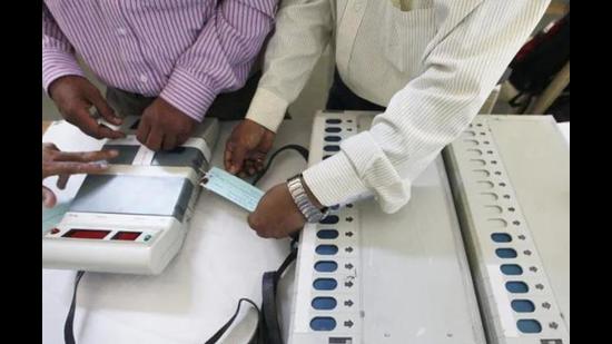 The byelections in Mandi Lok Sabha constituency besides Arki, Jubbal-Kotkhai and Fatehpur assembly segments will be held on October 30. (HT file photo)